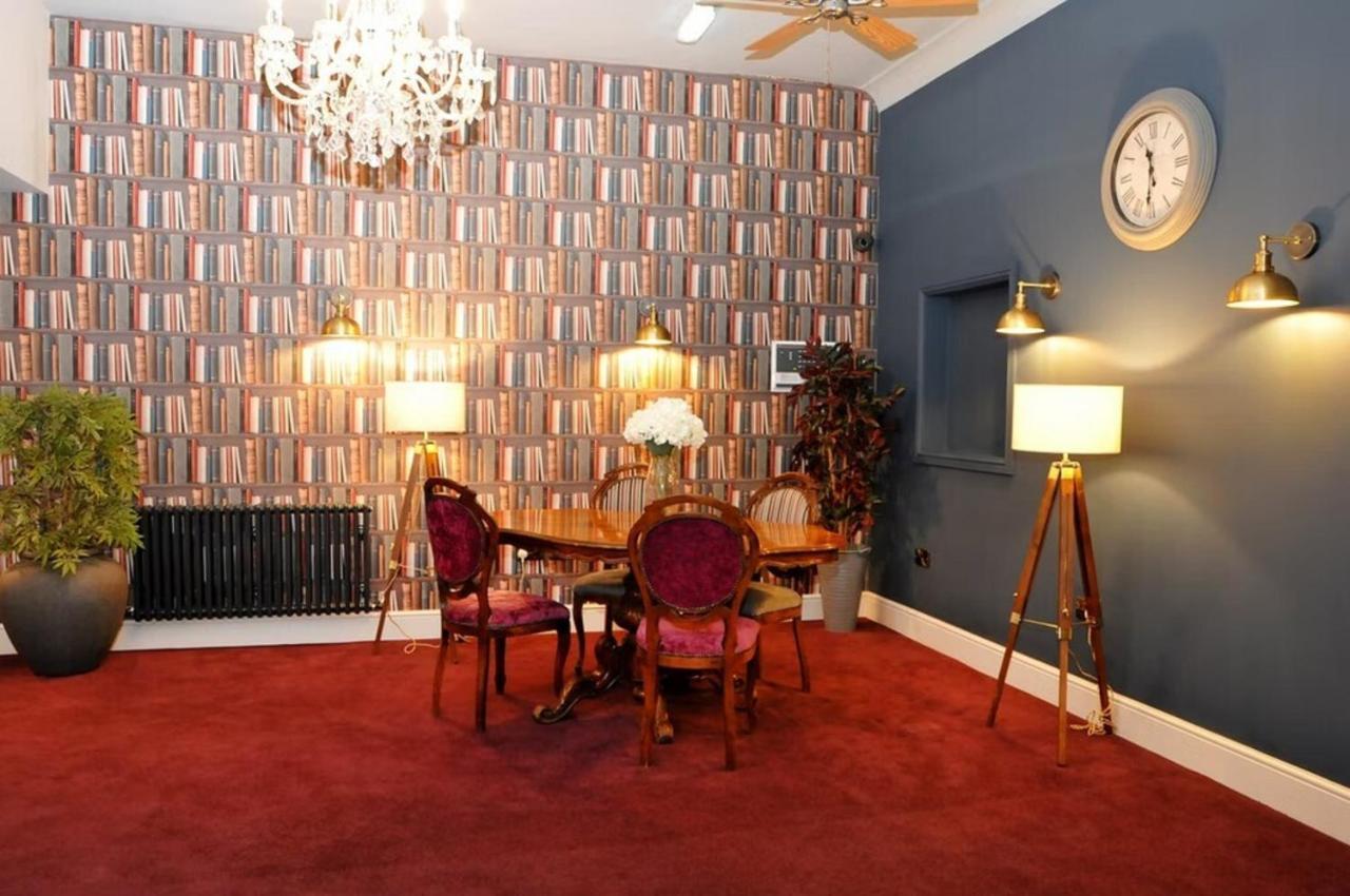 The Royal Hotel Crewe, A Brilliant Collection, Powered By Oyo エクステリア 写真