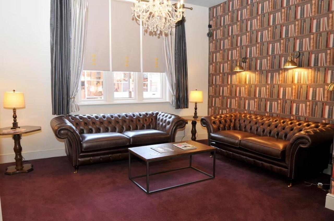 The Royal Hotel Crewe, A Brilliant Collection, Powered By Oyo エクステリア 写真