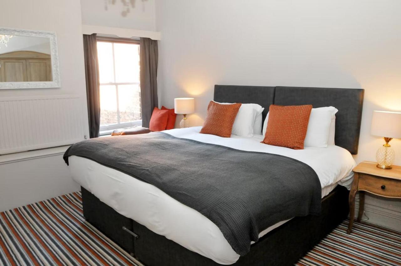 The Royal Hotel Crewe, A Brilliant Collection, Powered By Oyo エクステリア 写真
