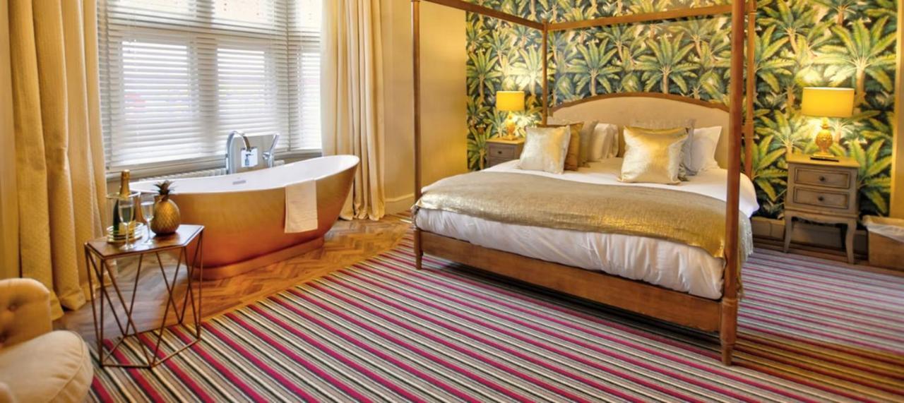 The Royal Hotel Crewe, A Brilliant Collection, Powered By Oyo エクステリア 写真