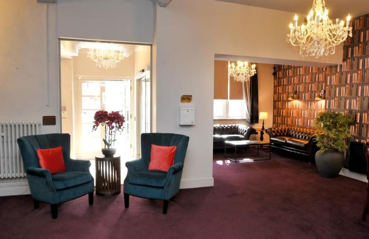 The Royal Hotel Crewe, A Brilliant Collection, Powered By Oyo エクステリア 写真