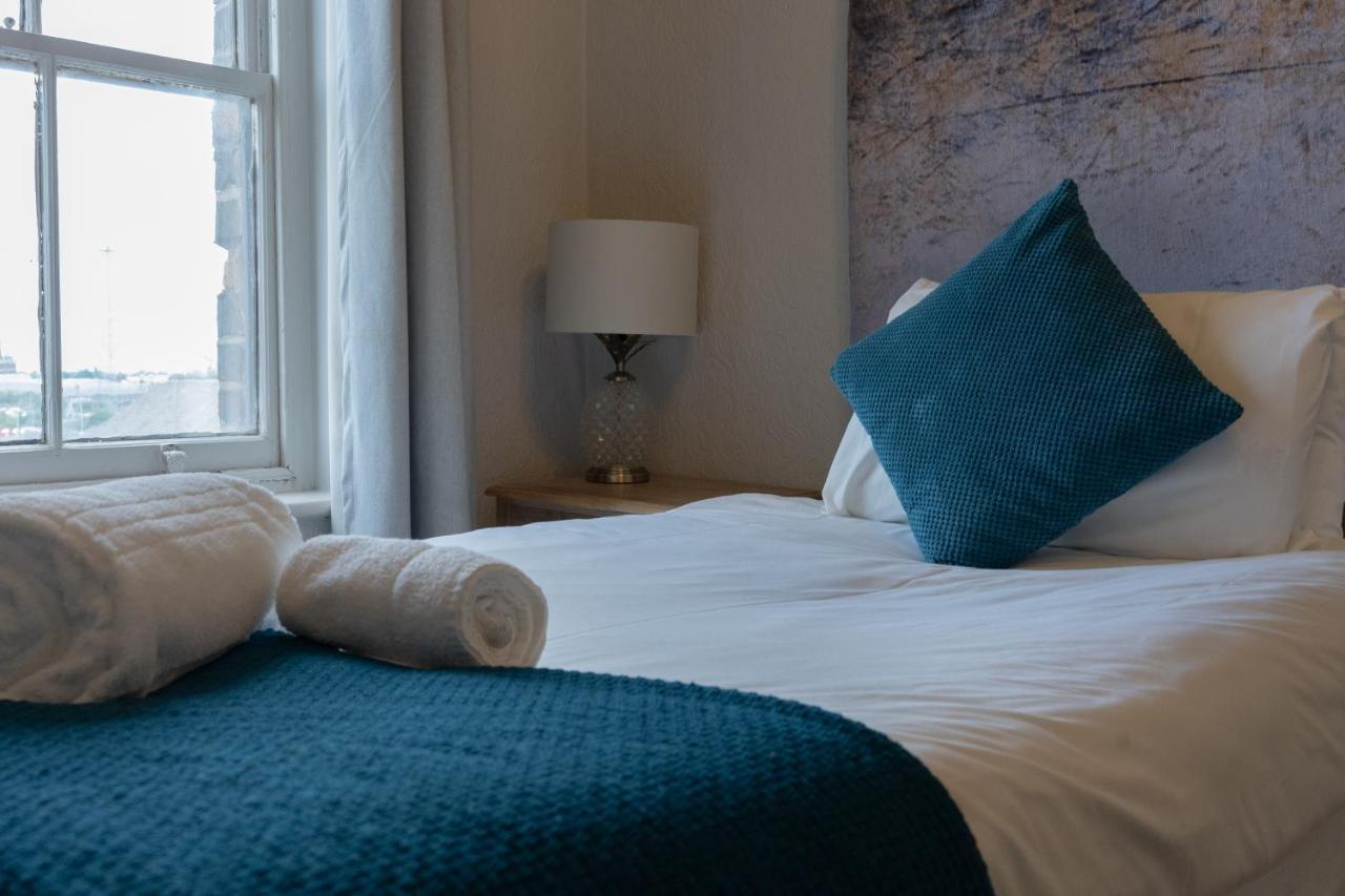 The Royal Hotel Crewe, A Brilliant Collection, Powered By Oyo エクステリア 写真