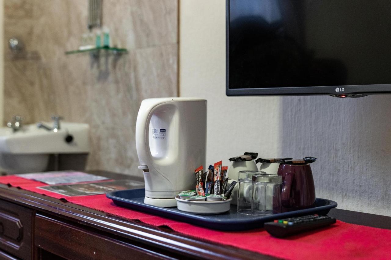 The Royal Hotel Crewe, A Brilliant Collection, Powered By Oyo エクステリア 写真