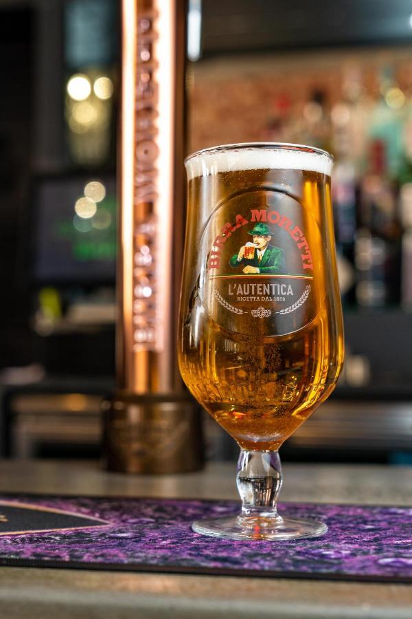 The Royal Hotel Crewe, A Brilliant Collection, Powered By Oyo エクステリア 写真