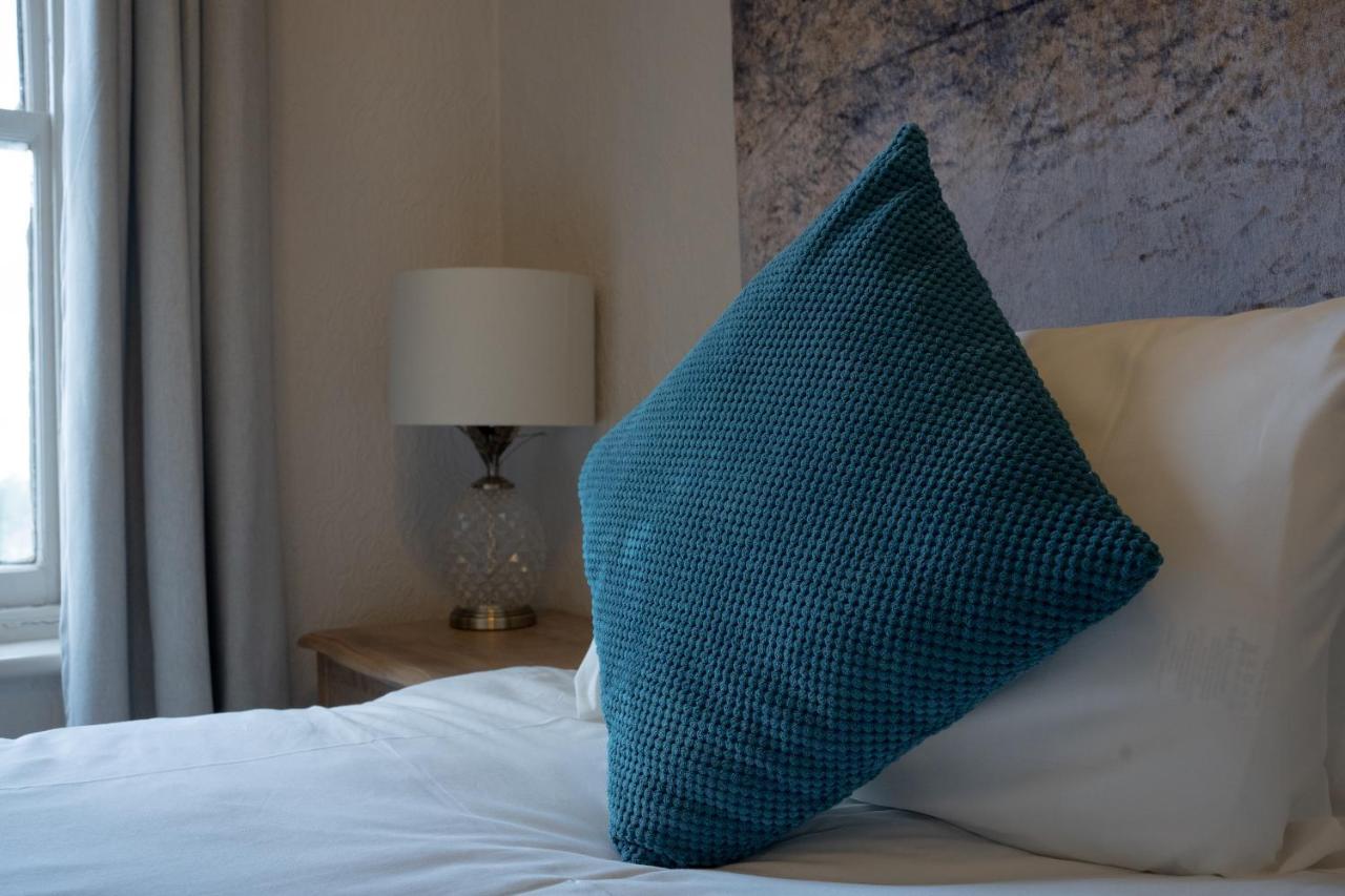 The Royal Hotel Crewe, A Brilliant Collection, Powered By Oyo エクステリア 写真